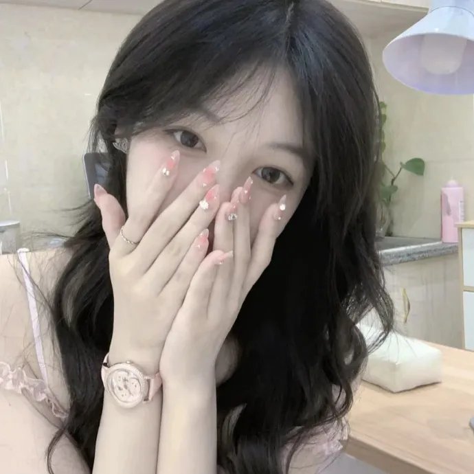 卡美娜万岁 海报